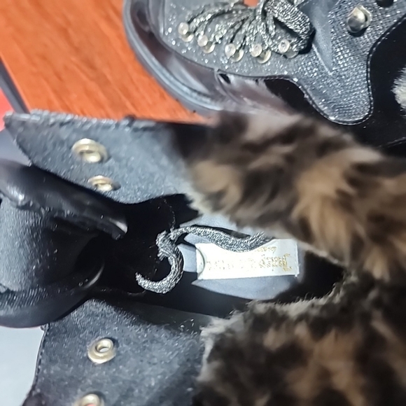 Juicy Couture Indulgence Faux Fur Combat Boots (Size 9.5M) - Picture 4 of 8